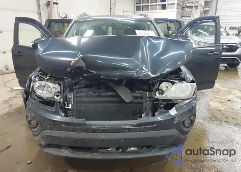 2016 Jeep Compass Latitude из США, поврежденный, VIN 1C4NJDEB9GD588052